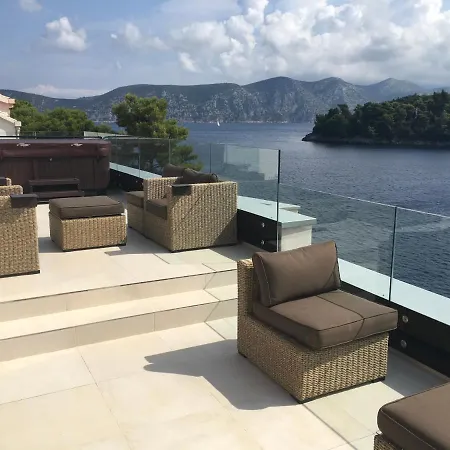 High View-A Seaside Villa With Huge Jacuzzi Racisce Exterior photo